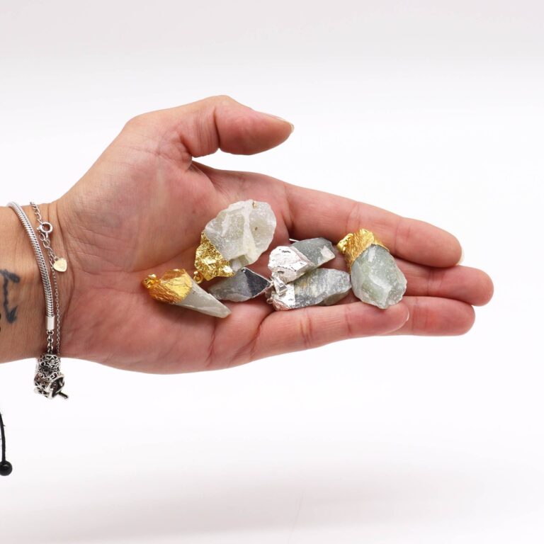 Colgantes de sodalita india bañados en plata (6 unidades surtidas)