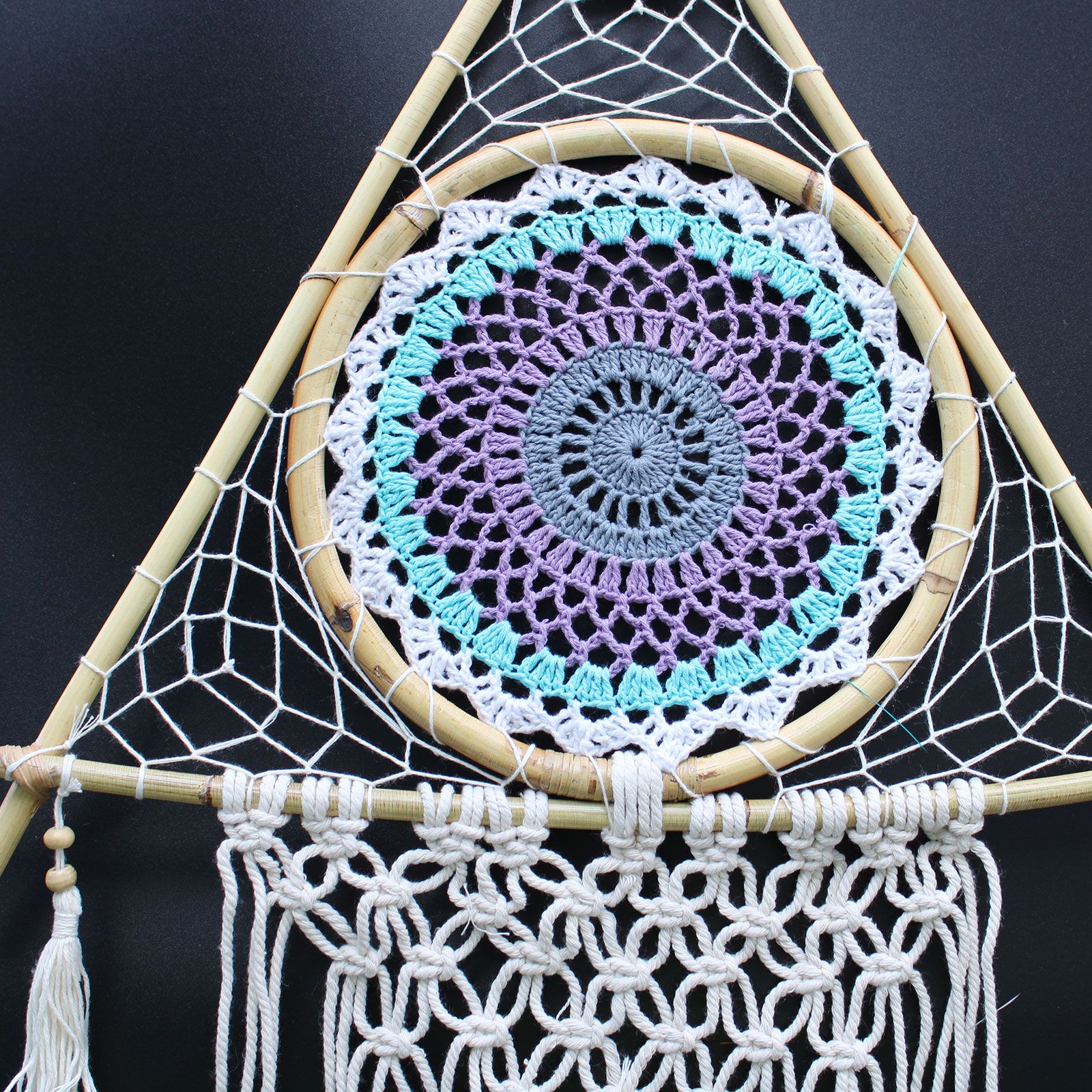 Atrapasueños - Lrg Macrame Piramide Blanco/ Turquesa - Imagen 2