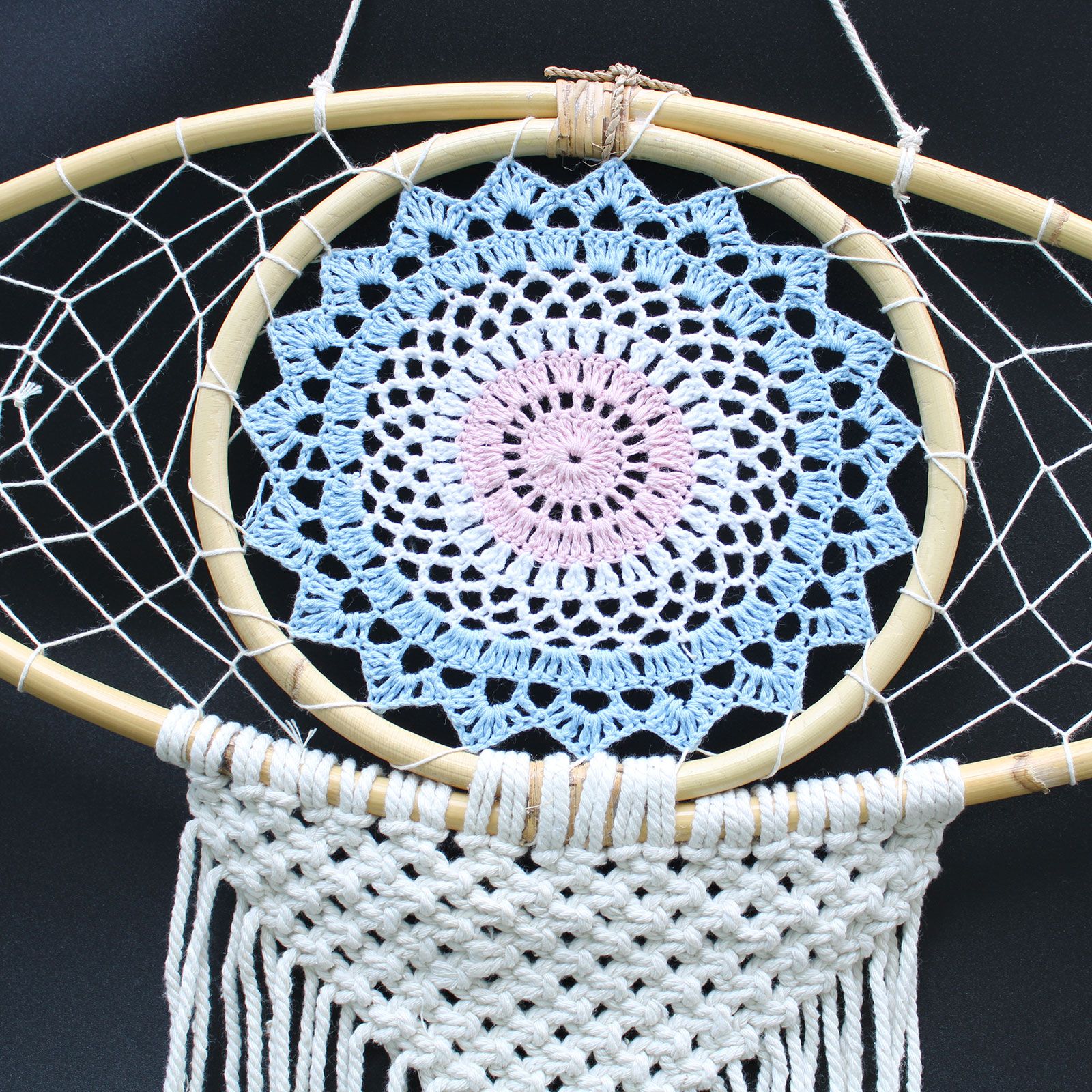 Atrapasueños - Lrg Macramé Ojo Azul / Blanco / Rosa - Imagen 4